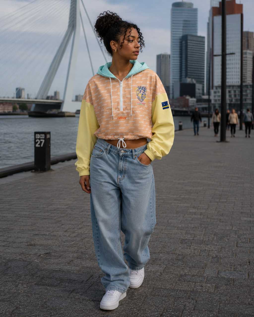 Kòrsou Kurason Na Lugá - Women’s cropped windbreaker